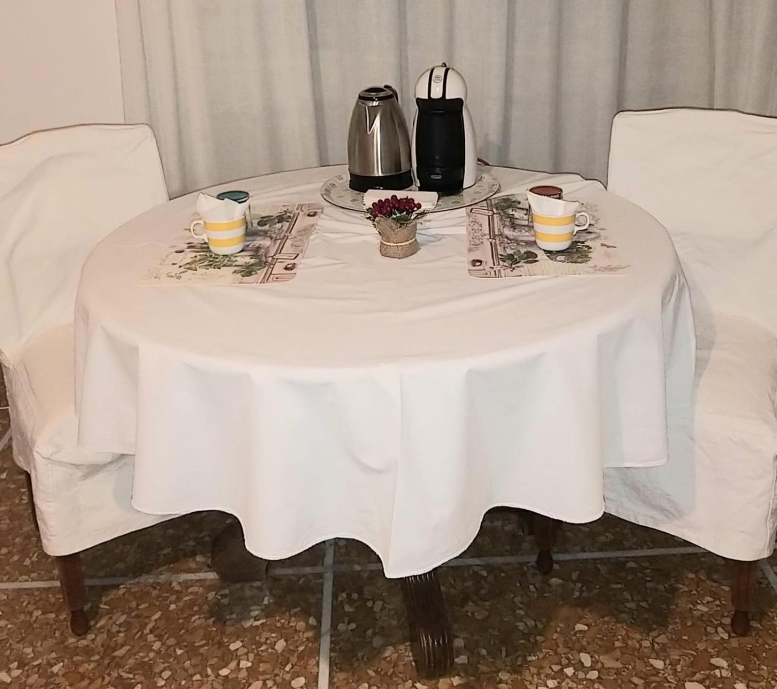 Amico Del Sole Bed & Breakfast Rome Bagian luar foto