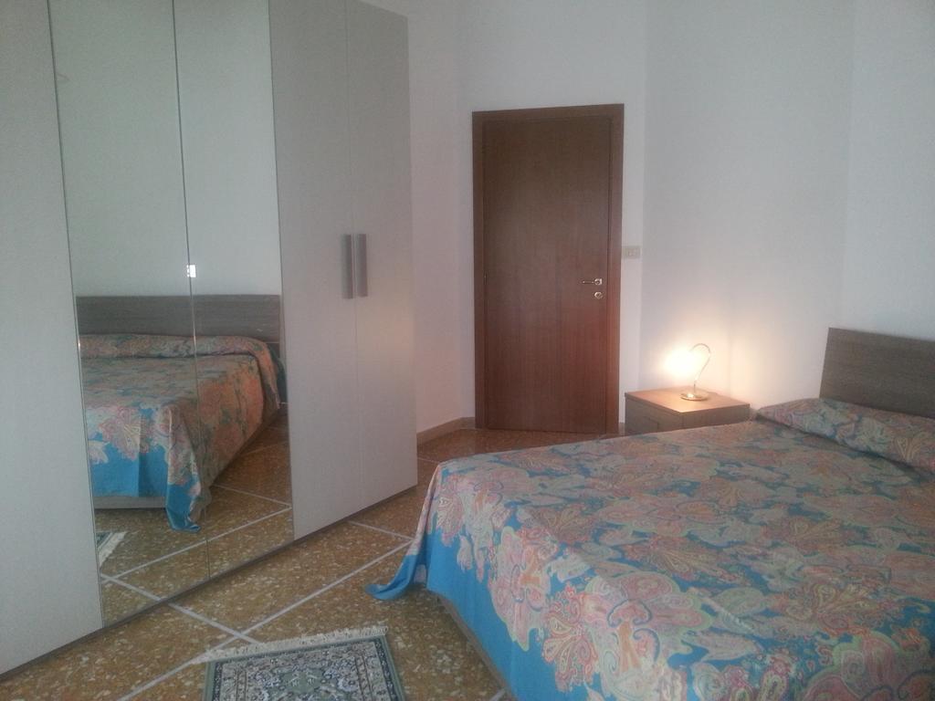 Amico Del Sole Bed & Breakfast Rome Ruang foto