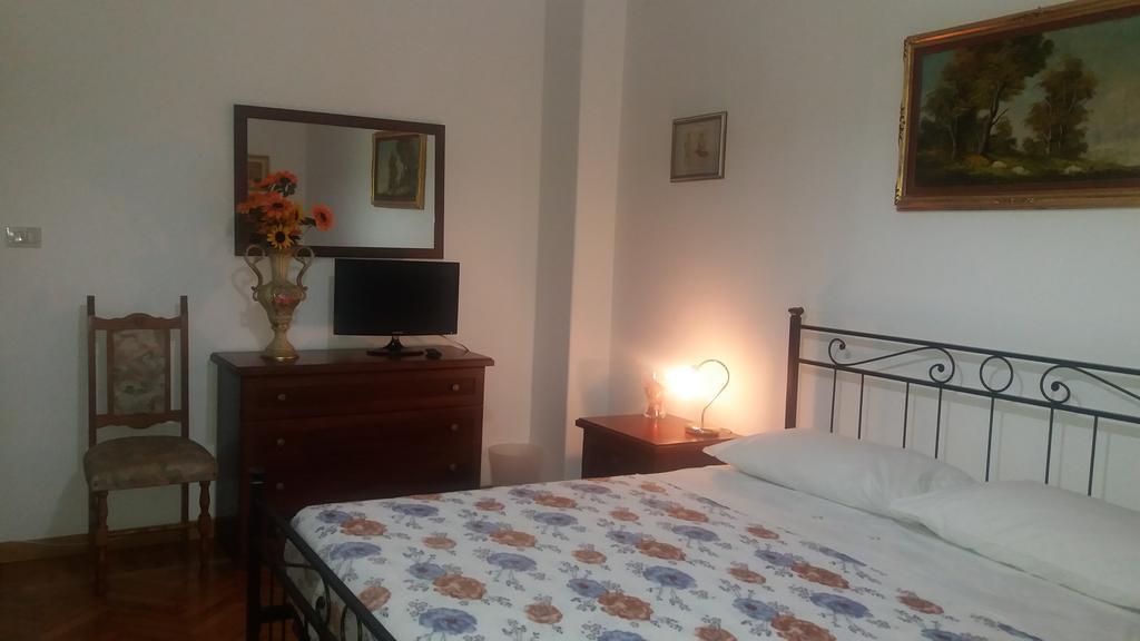 Amico Del Sole Bed & Breakfast Rome Bagian luar foto